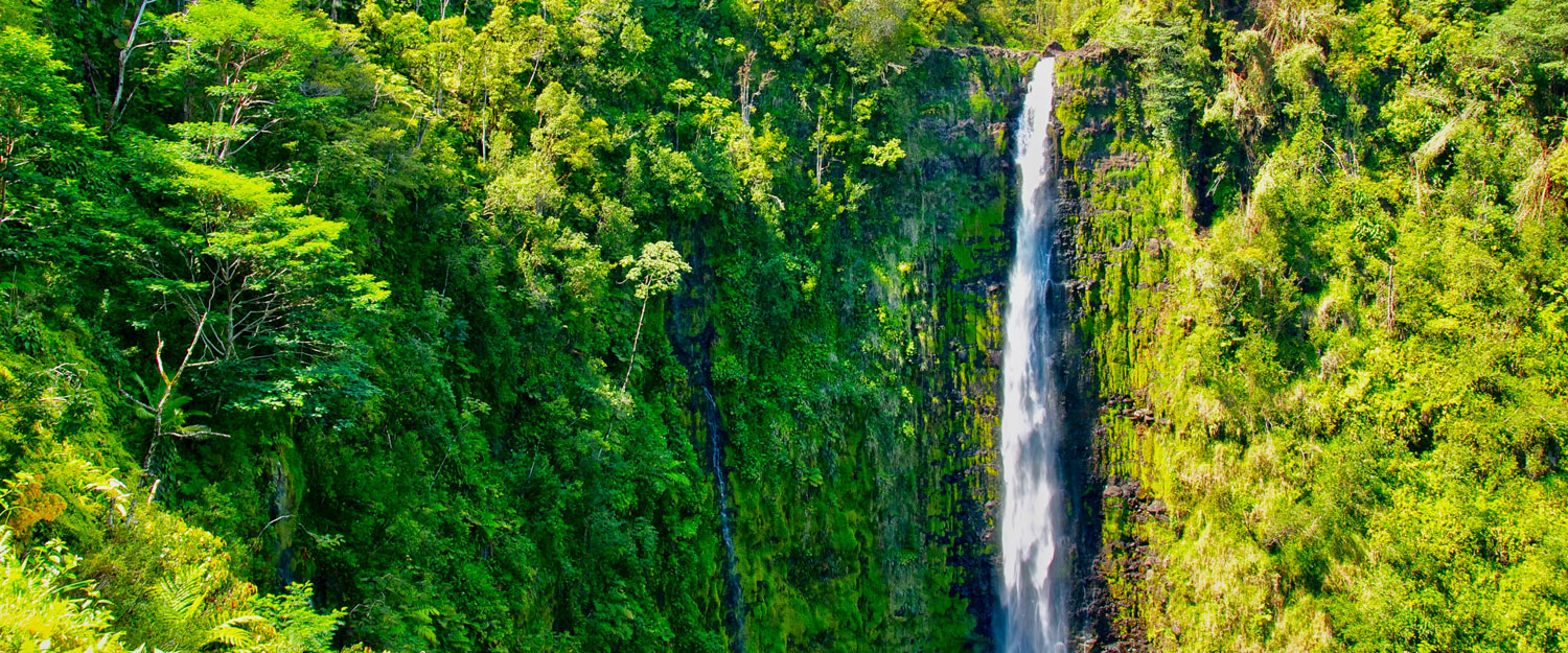 Bo Stern waterfall on Unsplash